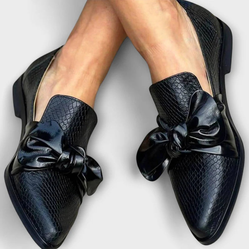 Claudia – Fiyonk Detaylı Loafer Ayakkabı