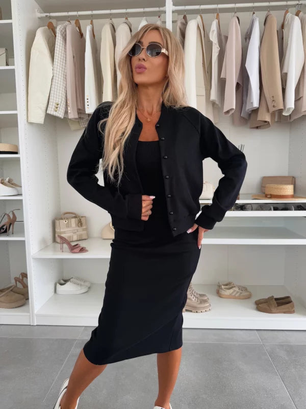 Karin  Şıklığıyla Öne Çıkan Konforlu Elbise ve  Ceket Takımı